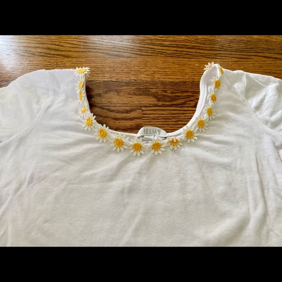 Delia’s sunflower cropped tee 90s 00s Y2K crop top Dolls Kill Brandy Melville - Picture 2 of 4